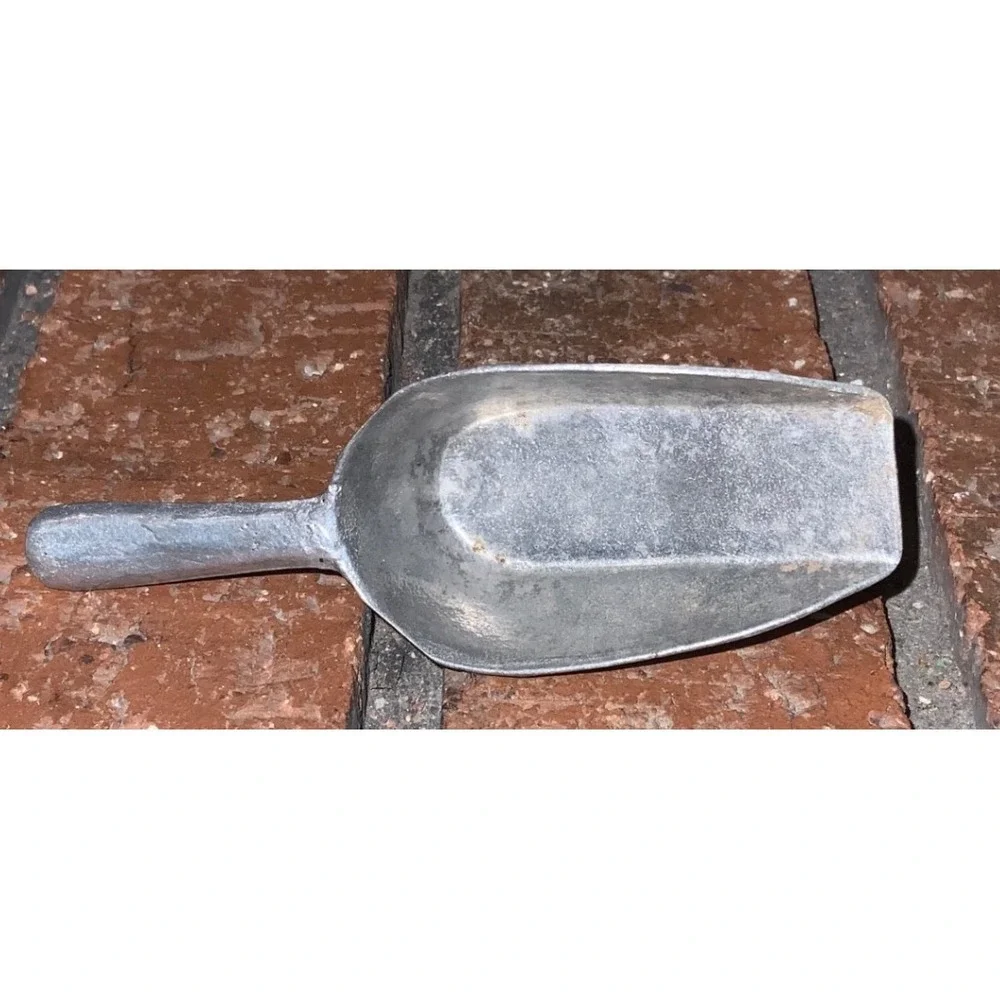 Vintage Cast Aluminum Metal Mini Scoop 4.25